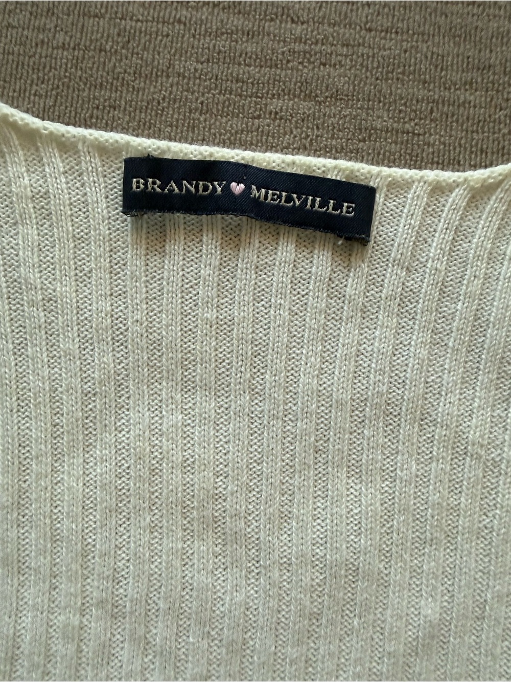 Brandy Melville Cream Ribbed V-Neck Short Sleeve Top - Picture 3 of 3